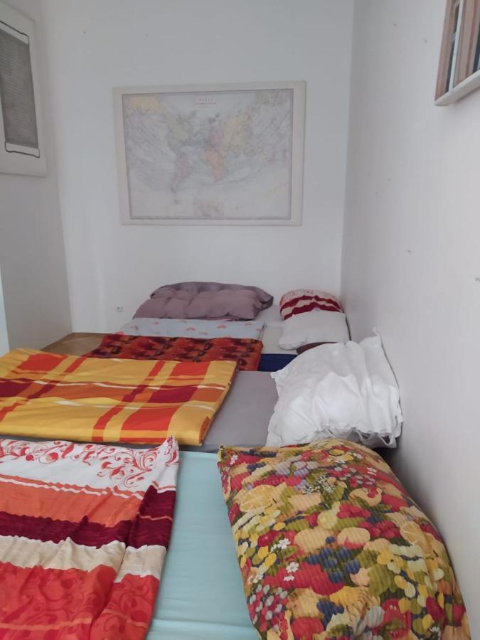 Private Room In Shared Luxurious Palace Like Apartment With 2 Bathrooms Including Whirlpool And Virtual Reality Прага Экстерьер фото